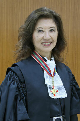 Consuelo Yoshida